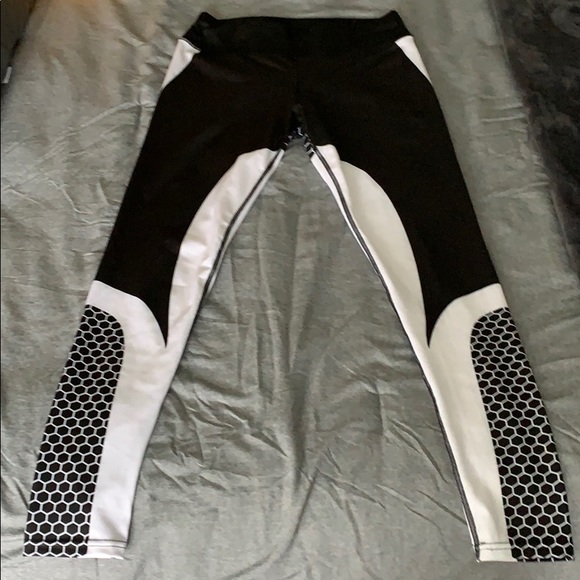 Pants - 🛑 SOLD🛑Workout leggings